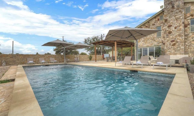 Johnson City Casa | Grasslands Pool Hot Tub Hill Country Views