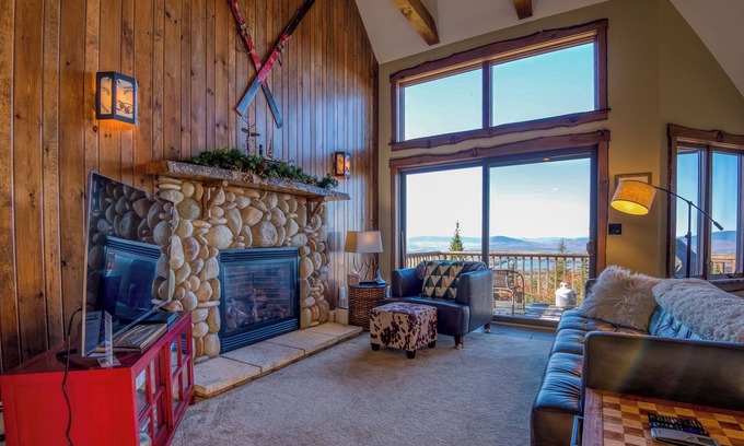 Rangeley Condominio | Gray Fox 19 - Beautiful ski in/ski out condo, with amazing views!!