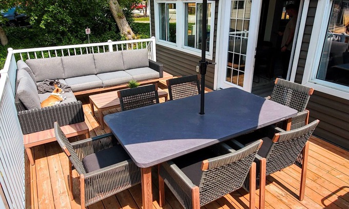 Grand Bend Cabaña | Gray Haven: Booking Summer 2025! 30s walk to Beach! Lake View Patio, Hot Tub