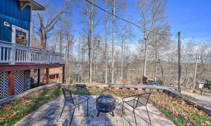Oak Grove Casa | Gray Home w/ View of Boone Lake + Fire Pit!