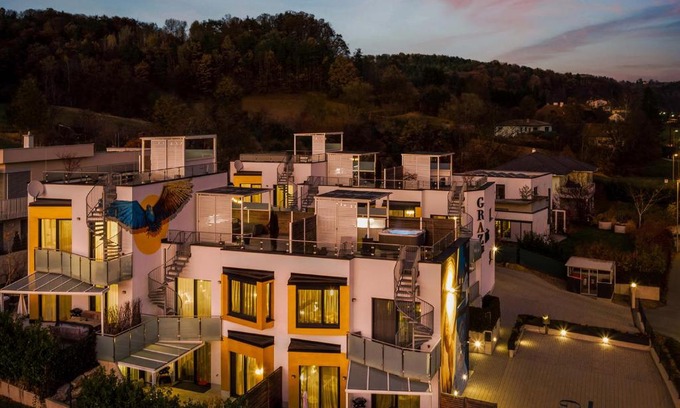Graz Apartamento | Graziös Luxusapartments mit Dachterrasse oder Garten, kostenlose Parkplätze, E-Tankstelle