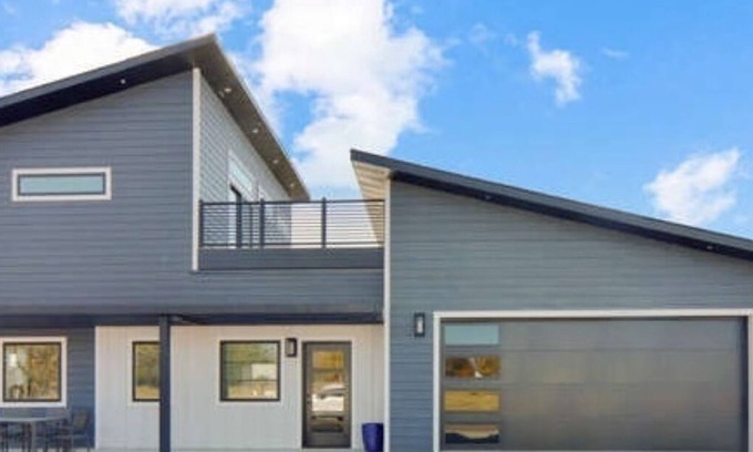 The Lakes Casa | Great 3-bedroom house on beautiful Lake Shetek sleeps 10!