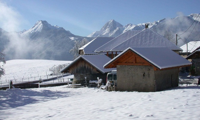 Montmin Otro | Recientemente renovado francés antiguo Stone Farmhouse