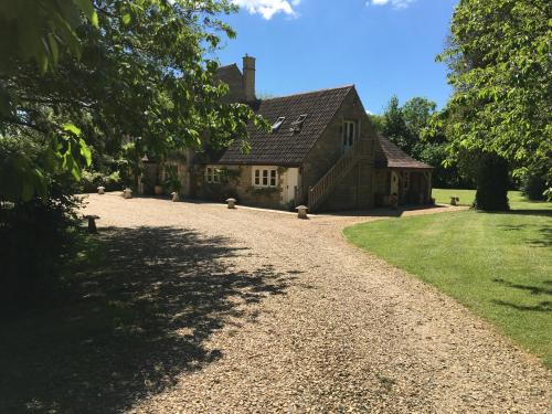 Bradford-on-Avon Casa | Great Ashley Farm Bed and Breakfast & Shepherds Huts