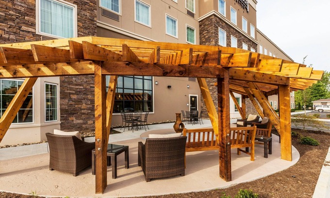 Farragut Condominio | Great for Business Travelers! Free Breakfast + 24h Business Center
