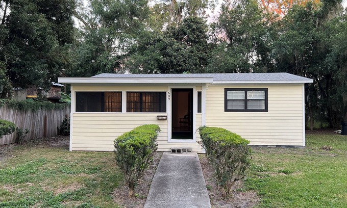 University Heights Casa | Great for Gator games. Cozy house in authentic Gainesville Porters Neighborhood.