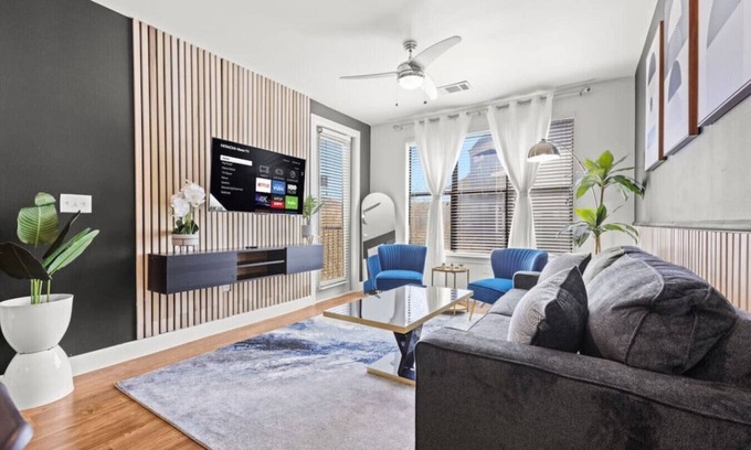 Frisco Apartamento | Great for kids Sleeps 10 Lux 2B, The Star Toyota,