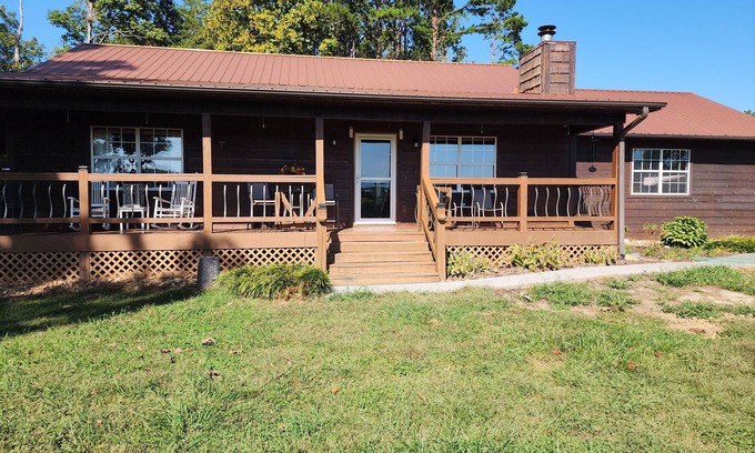 Sevierville Casa | Great House, Great Vibe. Lake Access/View, Clean, Quiet, Family Pet Friendly.
