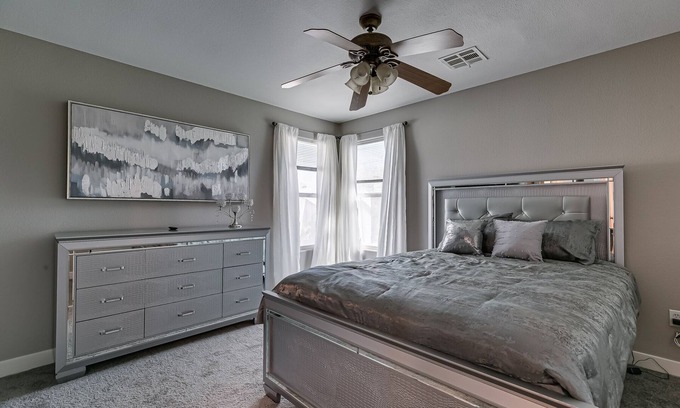 Rhodes Ranch Casa | Great location, close to the strip, shopping and restaurants,