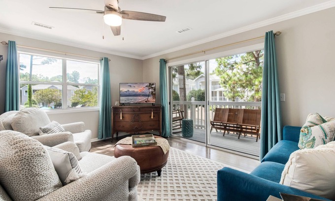 St. James Condominio | Great Location in St James - 2 BR Villa with Pool - Access to Oak Island Beach Club