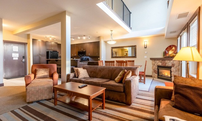 East Kootenay Condominio | 5 minutos en coche a la colina. Pregunte por nuestros especiales de noche gratis.