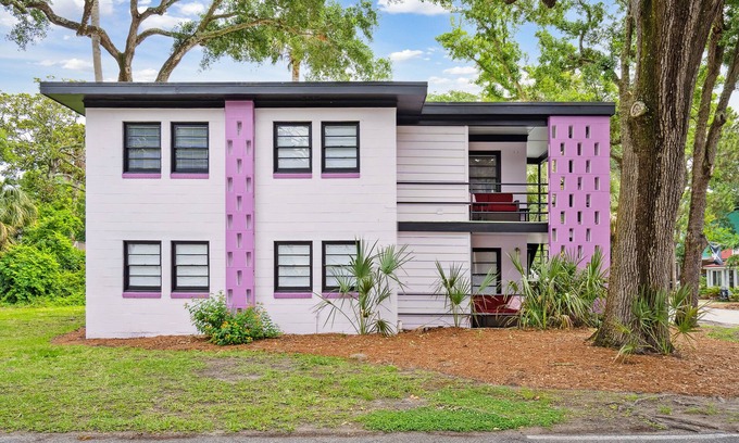 Sunset Point Casa | Great Location, Vintage and Fun Folly Vacation 120 Unit B