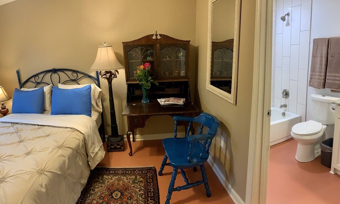 Capitol Hill Apartamento | Great Monthly Furnished Apartment in Downtown LR