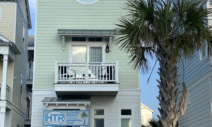 Atlantic Beach Casa | Great Ocean & Pool Views! 2 Bed 2 Bath Luxury Condo Sleeps 6