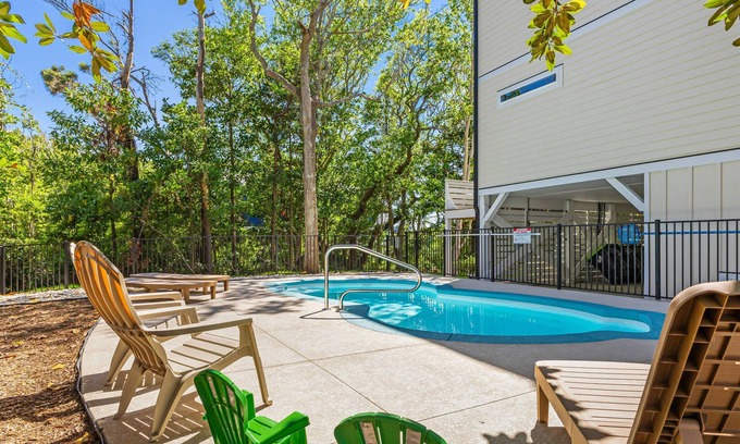Yaupon Beach Casa | Great Ocean Views - Saltwater Pool - Elevator - 40A EV Charger - Mins to Beach, Shops and food