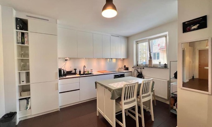 Solna Apartamento | Great one bedroom flat close to the city.