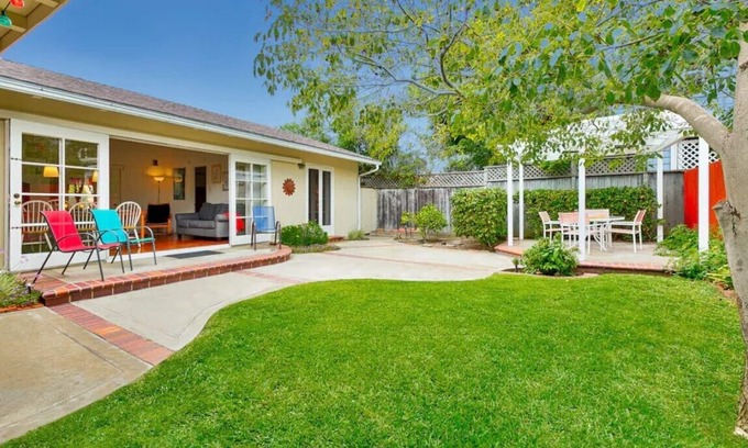 Beach Barber Tract Casa | Great Pet Home Fenced Yard/Walk to Beach/Village