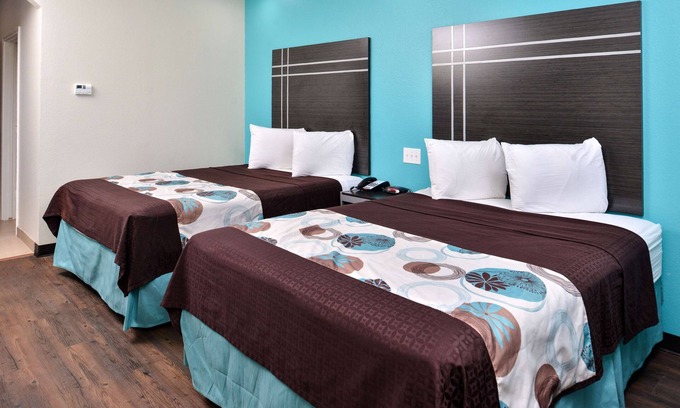 Spring Complejo | Great Relaxing Overnight Stay! Amazing Unit. Close to Geronimo Adventure Park