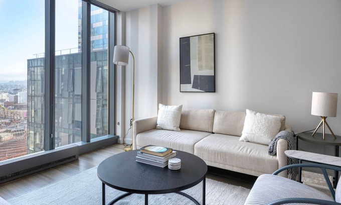Fillmore District Apartamento | Great Soma 1BR w/ Pet Spa & Pool, nr Coffee & Shops, by Blueground