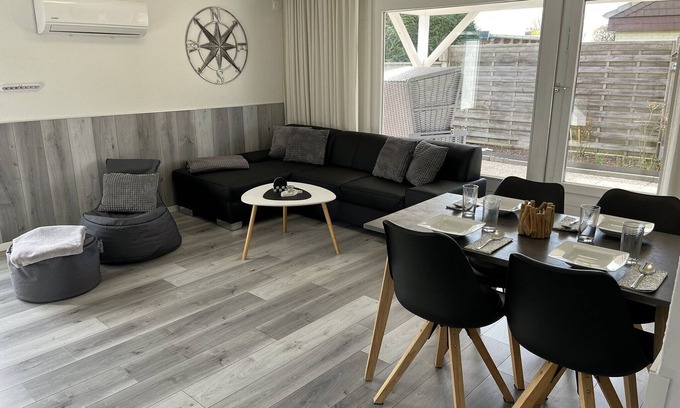 Warwerort Casa | Great vacation home directly on the North Sea, free of tourist tax.