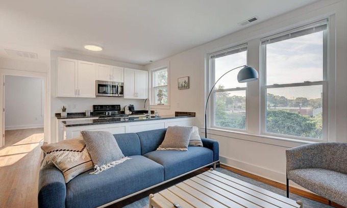 Durham Apartamento | Greatly Located and Elegant 1BR with Parking
