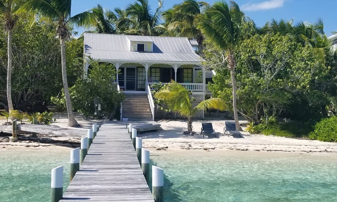 Lubbers Quarters Cay Casa | Green Bananas Cottage con playa de arena y muelle privado
