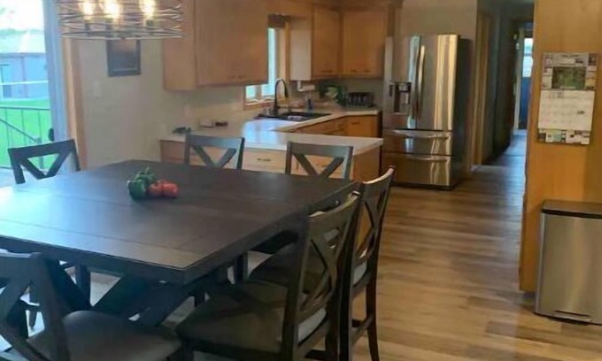 Bellevue Casa | Green Bay Central Location! Great Yard! Big Deck! Bike Trails! Dog Park!Private!