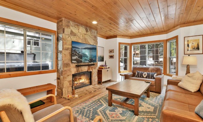 Big Bear Lake Chalet De Esquí | Green Canoe Cabin- Hot Tub- Smart TVs- BBQ- Relaxing Central Moonridge Chalet