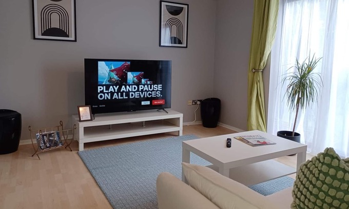 Dunstable Apartamento | Green Door Malt - Huku Kwetu