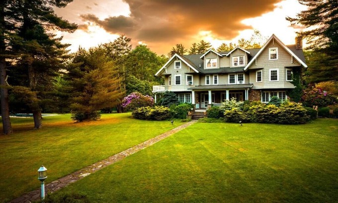 Cresco Casa | Green Gables Estate -Retreat & Events (sleeps 34)