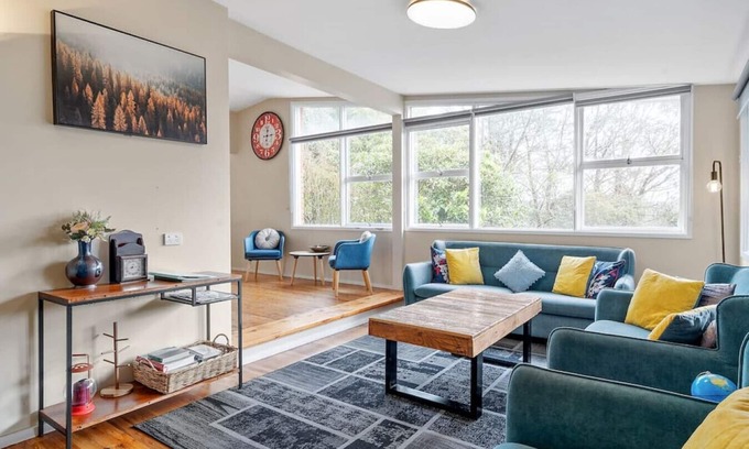 Wentworth Falls Casa | Green Leaf Retreat/PETS ALLOWED/FREE PARKING/CLOSE TO KATOOMBA & BLUE MOUNTAINS!
