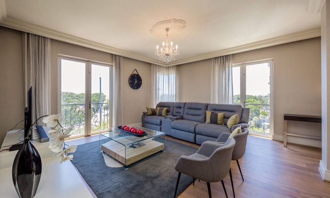 Green Point Apartamento | Green Point Apartment walking Distance to Stadium (407 Royal)