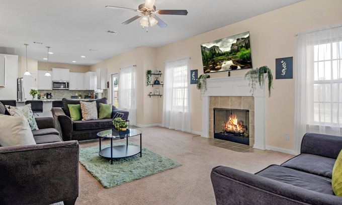 Hinesville Casa | Green retreat near Ft. Stewart