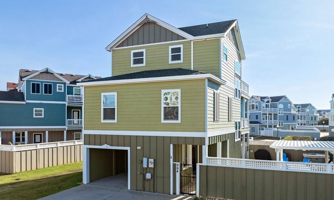 Whalehead Beach Casa | Green Sea Turtle: Hot Tub | Tiki Bar | Pool Access