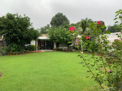 Meerut Apartamento | Green Serene Abode