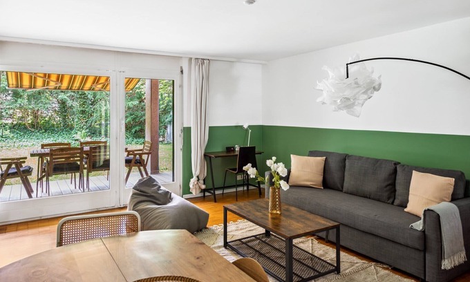 Hirslanden Apartamento | Spacious Apartment with a nice green terrace