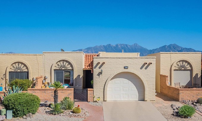 Desert Hills IV Casa | Green Valley Casita - View !
