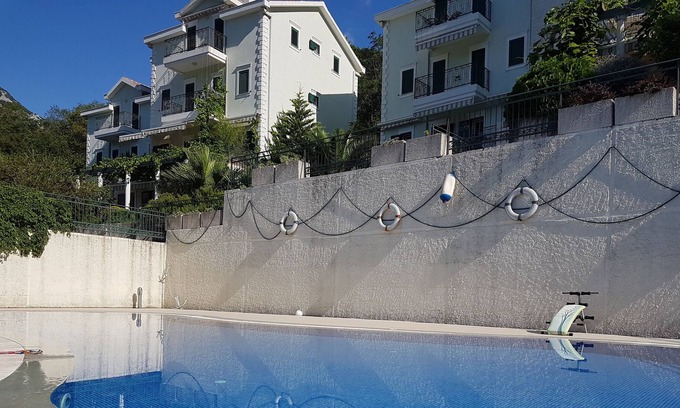 Orahovac Apartamento | Pueblo Verde Kotor 1