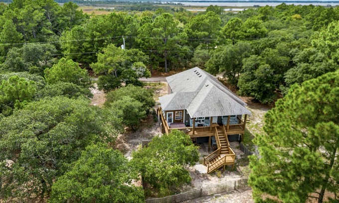 Carova Beach Cabaña | Green Wave Cottage @Carova Beach NC 4x4 Artsy Nature Private Retreat 🌊 🐴 Hottub