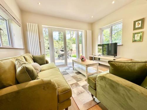 Diss Casa | Greenacre Lodge - cosy, dog-friendly rural home with private garden