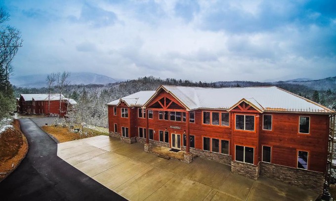 Pittman Center Casa | Greenbrier Estate Cabin