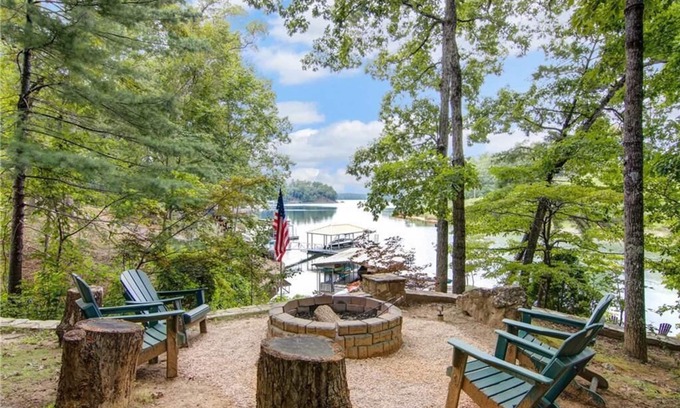 Six Mile Casa | Greene Lodge at East Cove on Lake Keowee