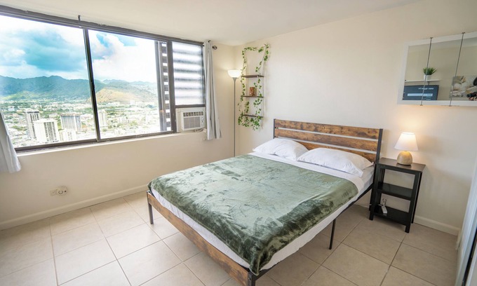 Waikiki Apartamento | Greenery Mountain View Waikiki Seaside Monarch Paradise Hotel Room