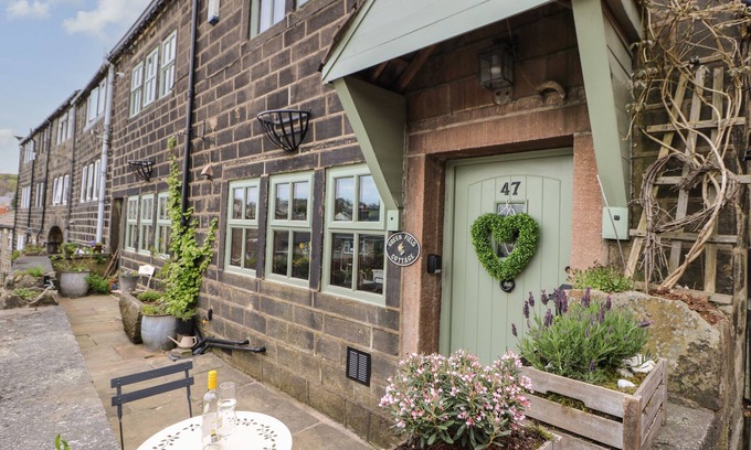 Oakworth Cabaña | Greenfield Cottage
