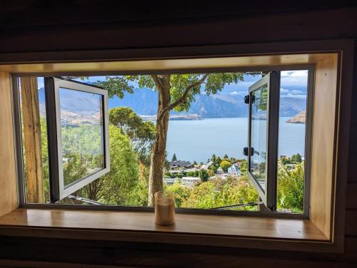 Fernhill Casa | Greenstone Panorama - Family Bach - Stunning Views