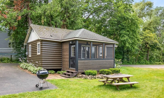 Green Lake Cabaña | Greenway Log Cottage - 5