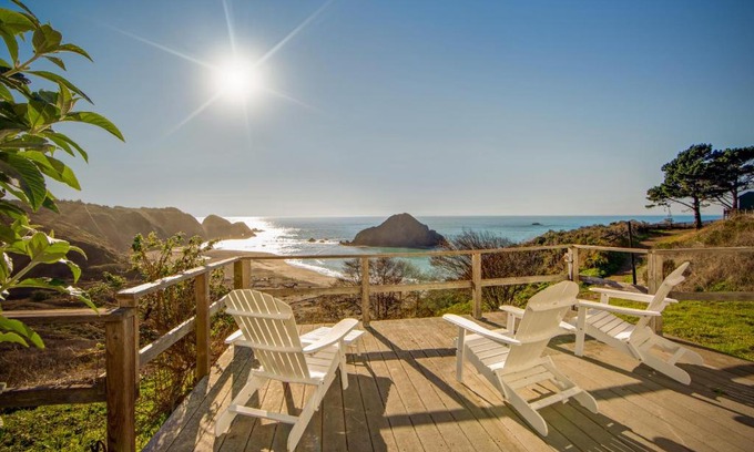 Elk Casa | Greenwood Beach Cottage