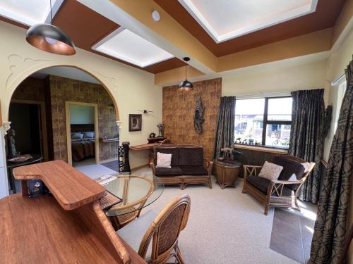 Otaki Apartamento | Greenwood Bungalow - Stylish Retreat