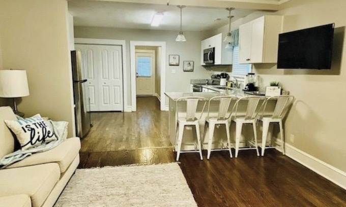 Greer Cabaña | Greer Twin Cottage B - Walk to City Park and Downtown Greer