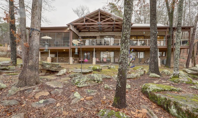 Tumbling Shoals Casa | Greers Ferry Lake Vacation Rental w/ Porch & View!